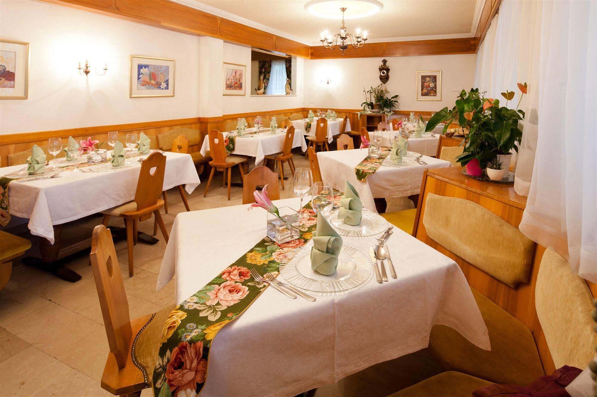 Hotel Aster Мерано Экстерьер фото
